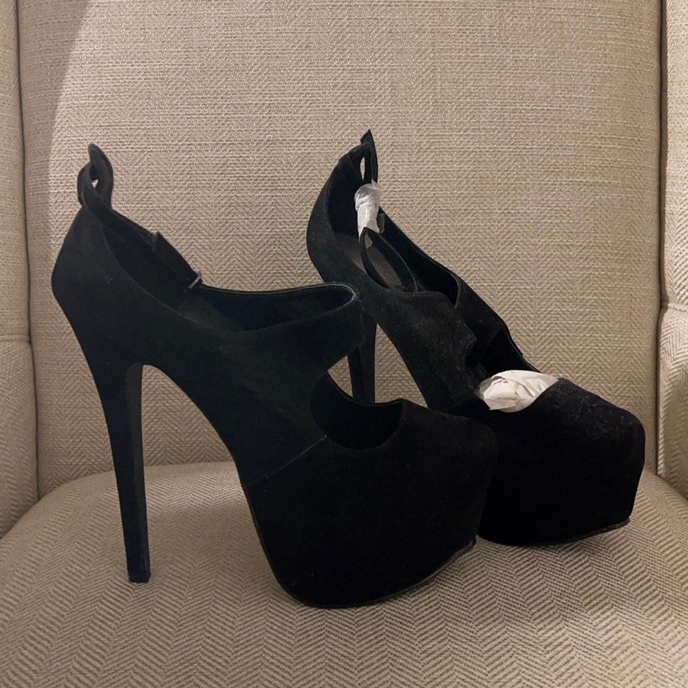 Black platform shoes